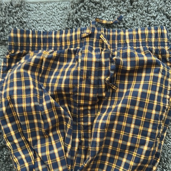 Goodfellow & Co Black and Yellow PJ Pants
Size S - Picture 2 of 3